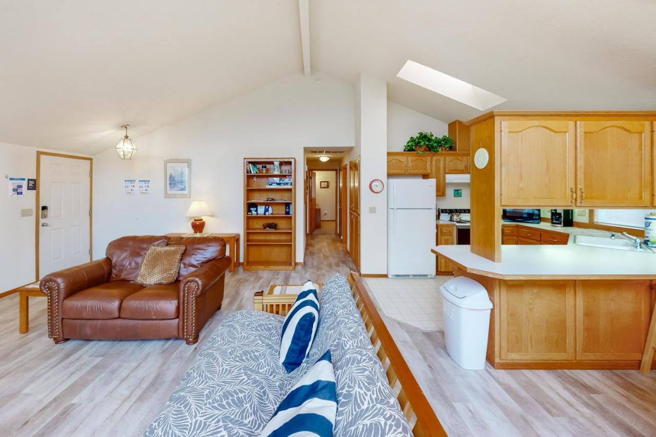 Captain Bill'S Beachhouse Lincoln City Exterior foto